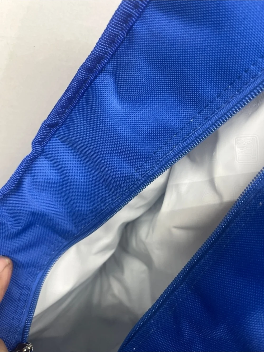 Eddie Bauer Insulated Blue Sling Bag With Utensils